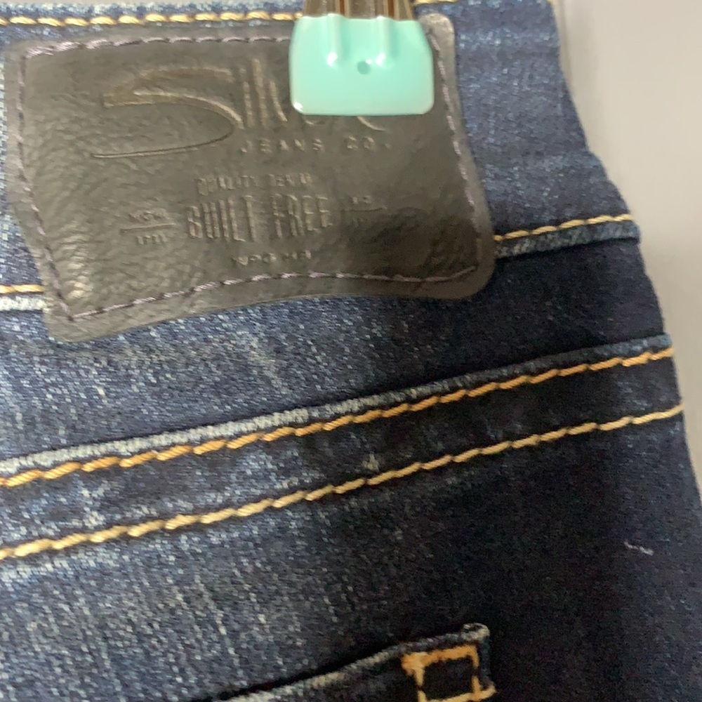 Silver Jeans Suki Slim Dark Wash Bootcut Jean - Picture 12 of 15
